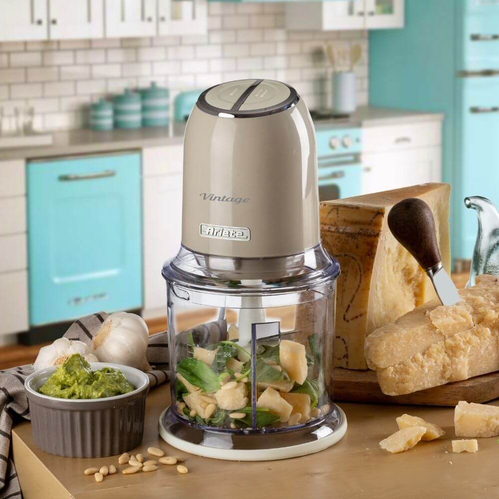 https://www.ariete.store/media/images/product/herocontent/118/tritatutto-vintage-beige-ariete-438-pesto-e1d9d17e2aed92345fd63a01a3797c75.jpg