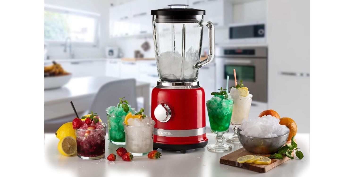 Red blender with glass cup, Modern Line